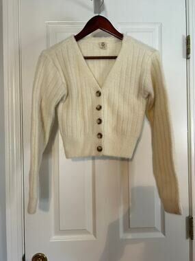 Urban Outfitters Womens XS Cream Fuzzy Ribbed Cropped V Neck Cardigan